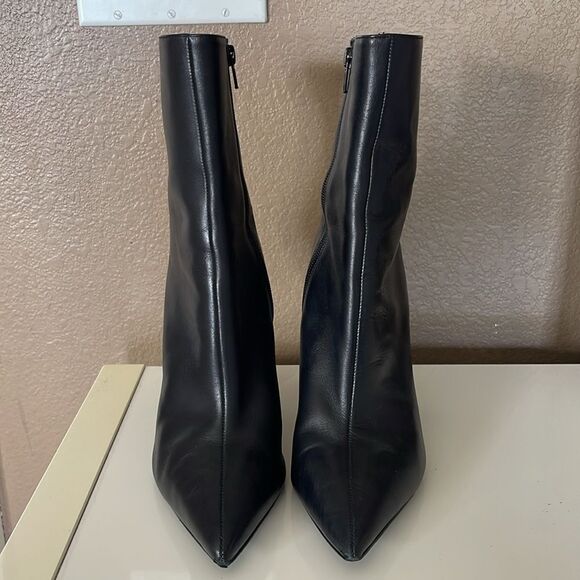 Steve Madden Vivy Black Leather Bootie size 10 - Picture 2 of 8